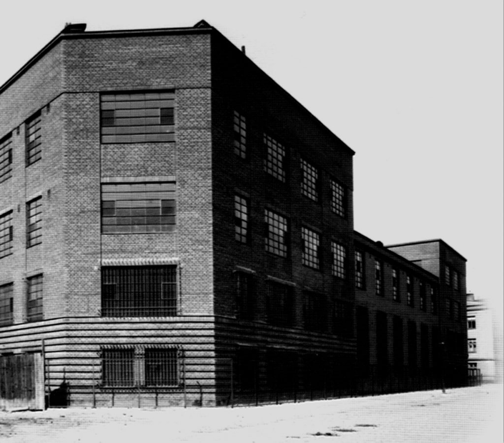1938-jedna-z-hal-produkcyjnych