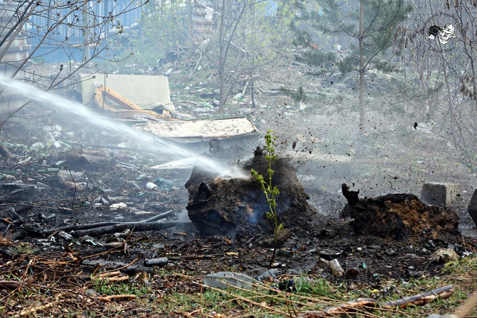 MIASTO: Pożar dzikiego wysypiska przy Jagiellońskiej (FOTO)