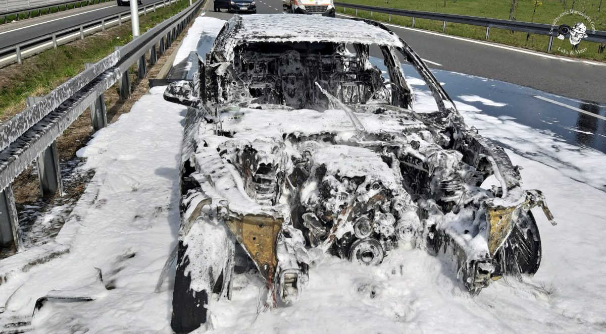 MIASTO: BMW w ogniu (FOTO)