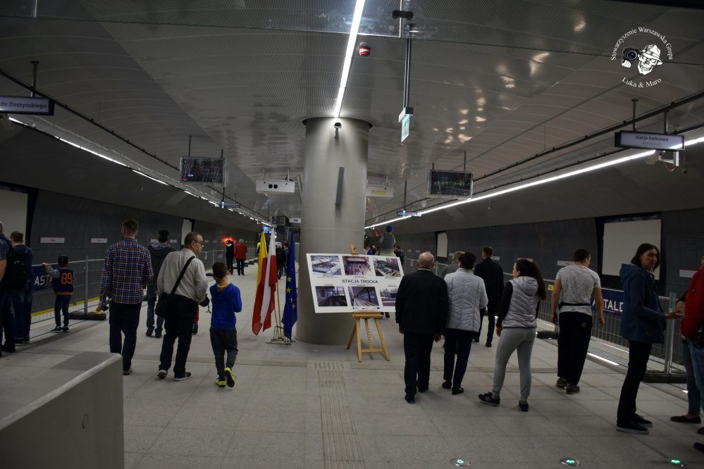 Z wizytą na nowych stacjach metra (ZDJĘCIA)