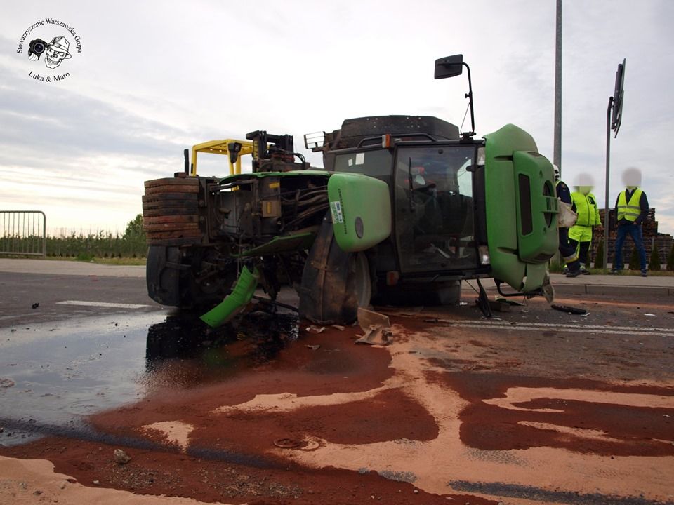OKOLICA: Zderzenie traktora z samochodem (FOTO)