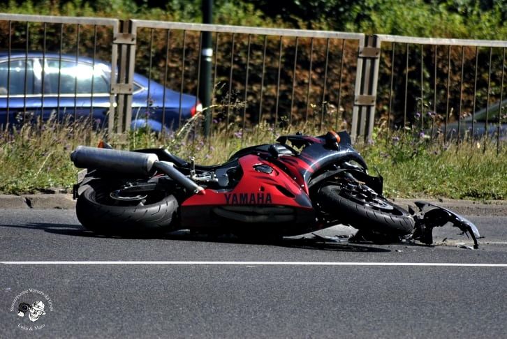 MIASTO: Zderzenie motocykla z samochodem osobowym