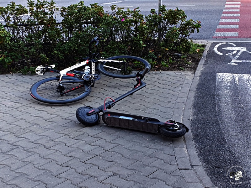 MIASTO: Zderzenie hulajnogi z rowerem