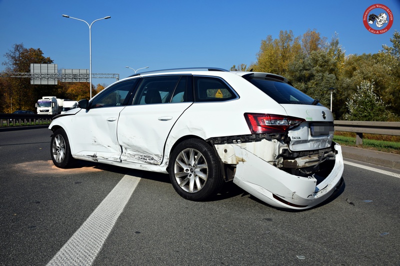 MIASTO: Zderzenie dwóch aut przy zjeździe z mostu Grota-Roweckiego