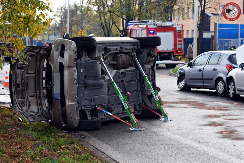 Zderzenie czterech samochodów na Białołęce (ZDJĘCIA)