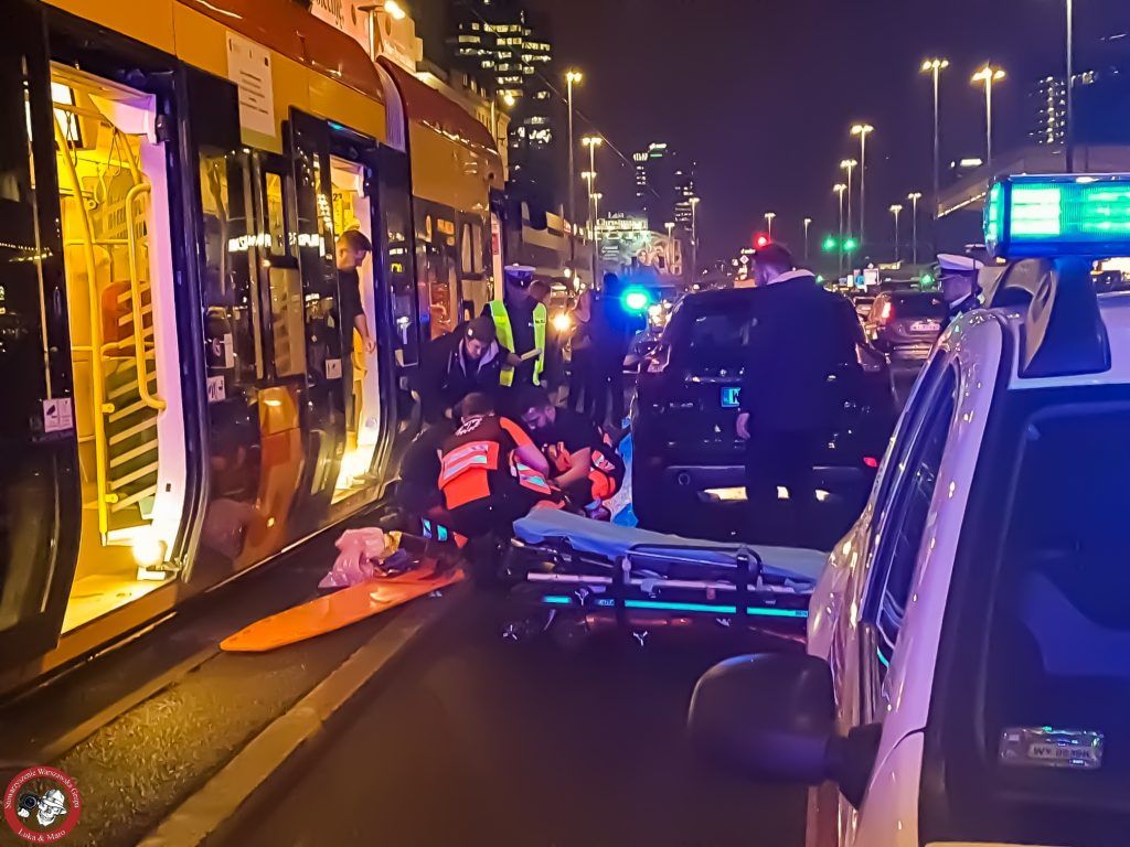 MIASTO: Potrącony przez tramwaj uderzył w samochód