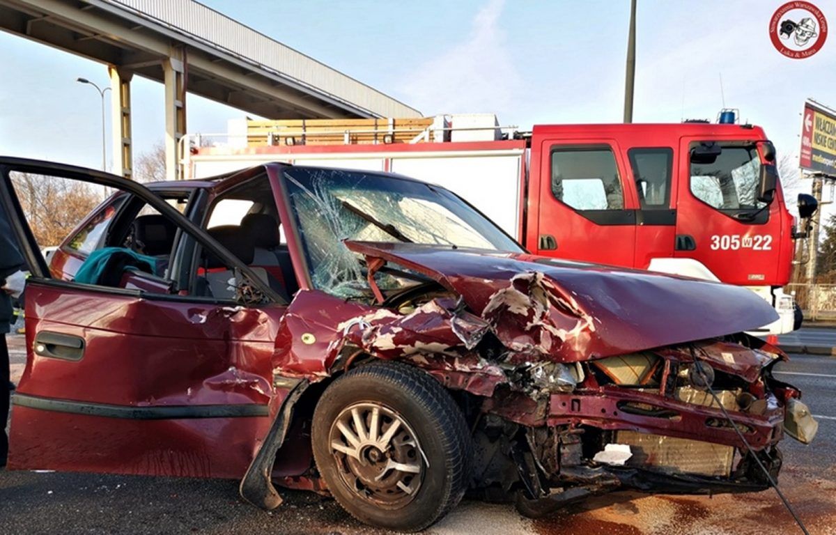 Dwie osoby ranne w wypadku na Radzymińskiej