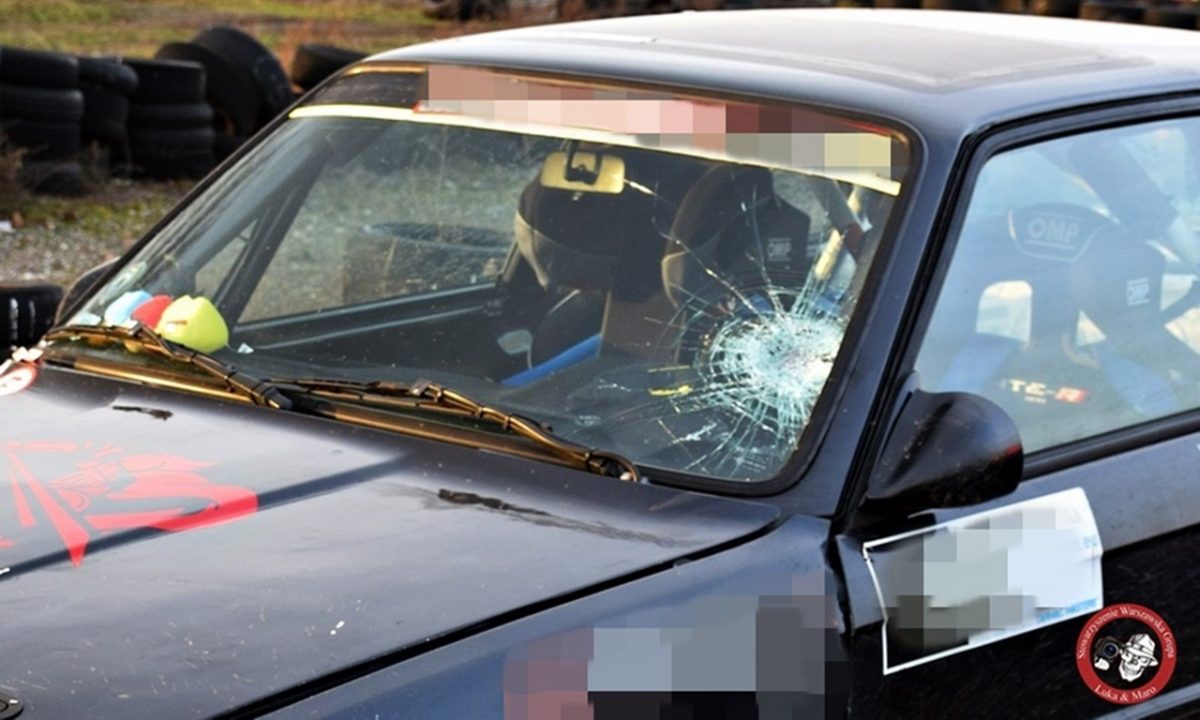MIASTO: Wypadek na imprezie samochodowej dla WOŚP. Widz wszedł wprost pod pędzące auto