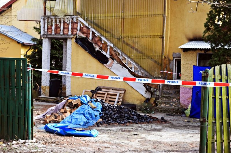 OKOLICA: Dwie osoby zginęły w pożarze domu