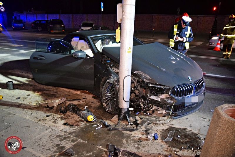 MIASTO: Zderzenie trzech aut: BMW, porsche i audi