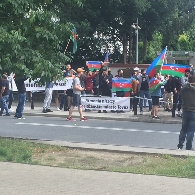 Manifestacja przed Ambasadą Azerbejdżanu