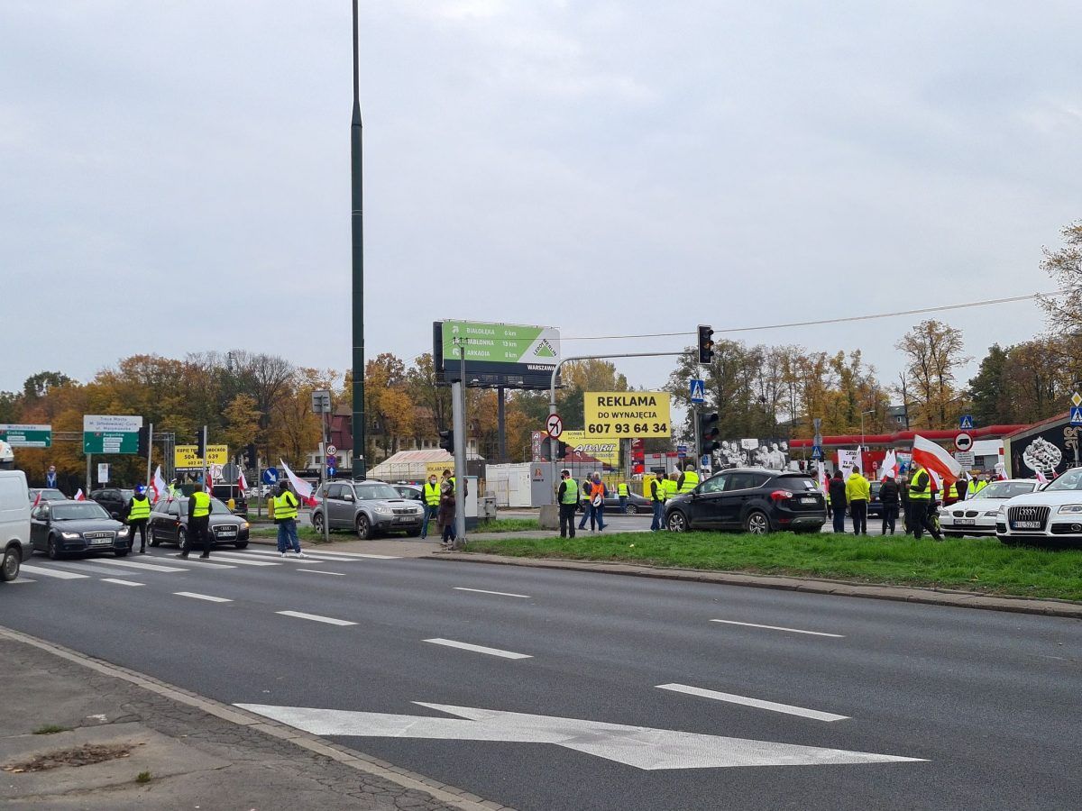 Rolnicy blokują wjazd do Warszawy na DK 7