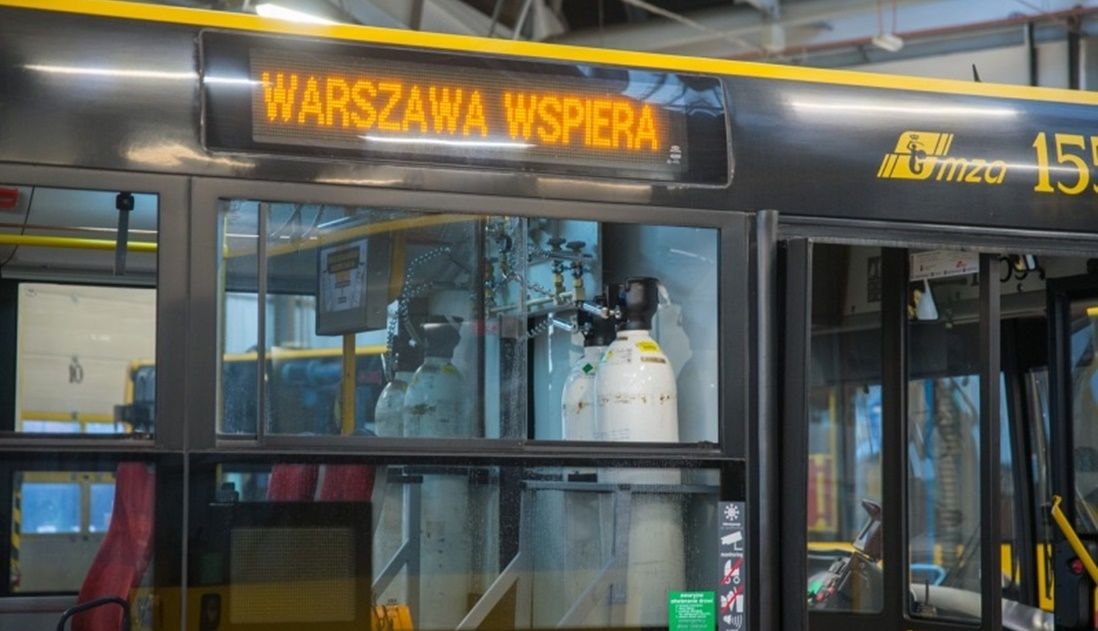 Miejski autobus covidowy przewiózł chorych do Szpitala Narodowego