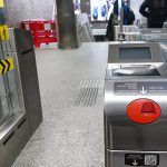 Bramki w warszawskim metrze już otwarte