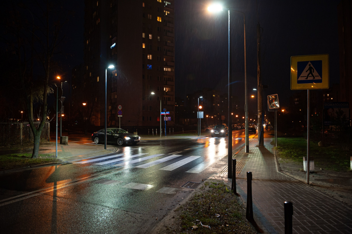 ZDM doświetli kilkaset przejść dla pieszych w Warszawie