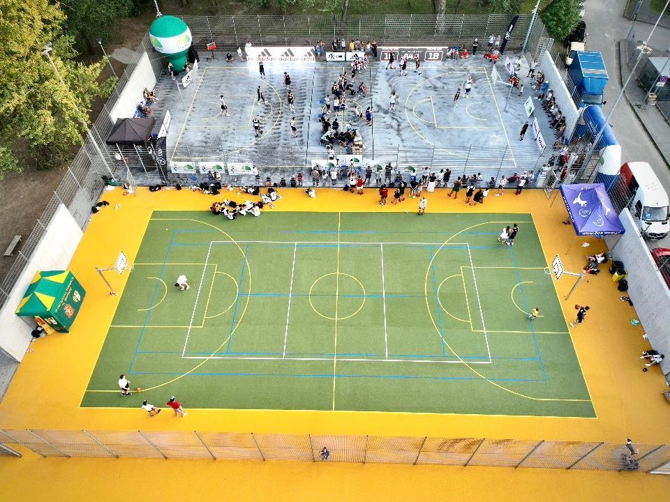 Nowe boiska sportowe w Parku Picassa