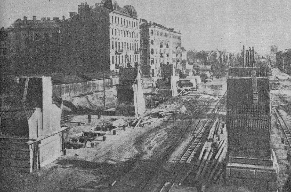 Budowa mostu Poniatowskiego w 1911 r. Foto: wikimedia.org
