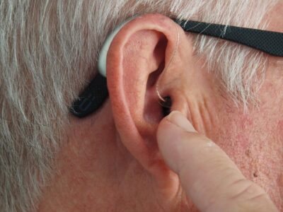 Ile kosztuje dobry aparat słuchowy? Strefa Słuchu