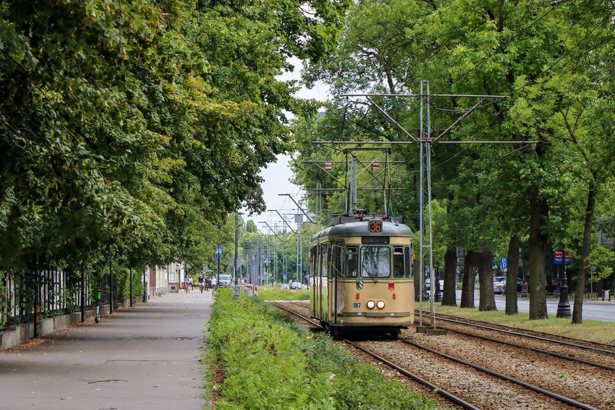 Zabytkowy tramwaj łączy miasta 01 fot. UM