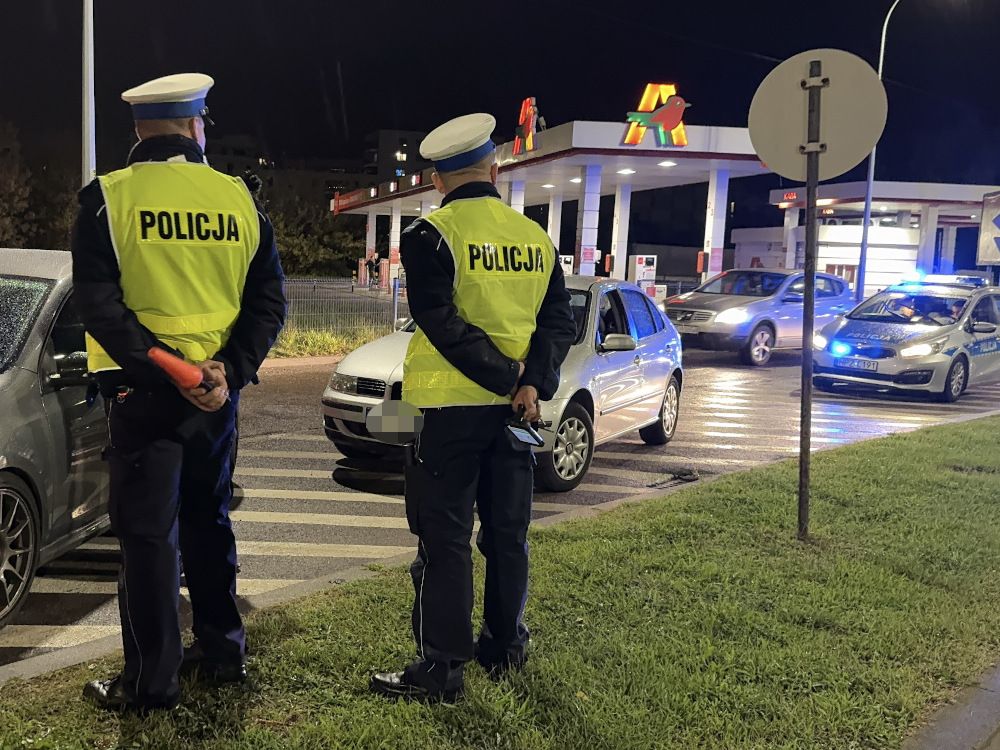 Policyjne działania wymierzone w uczestników nielegalnych wyścigów 1 fot. KSP