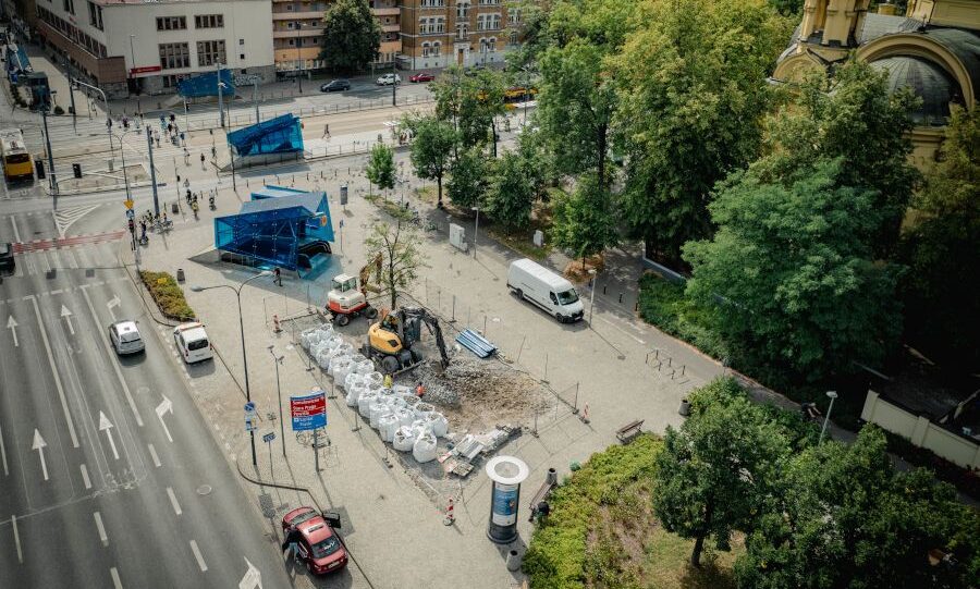 Zlikwidujmy miejsca, które chcą nam dopiec. Betonoza. Plac Wileński Foto Zarząd Zieleni Warszawy