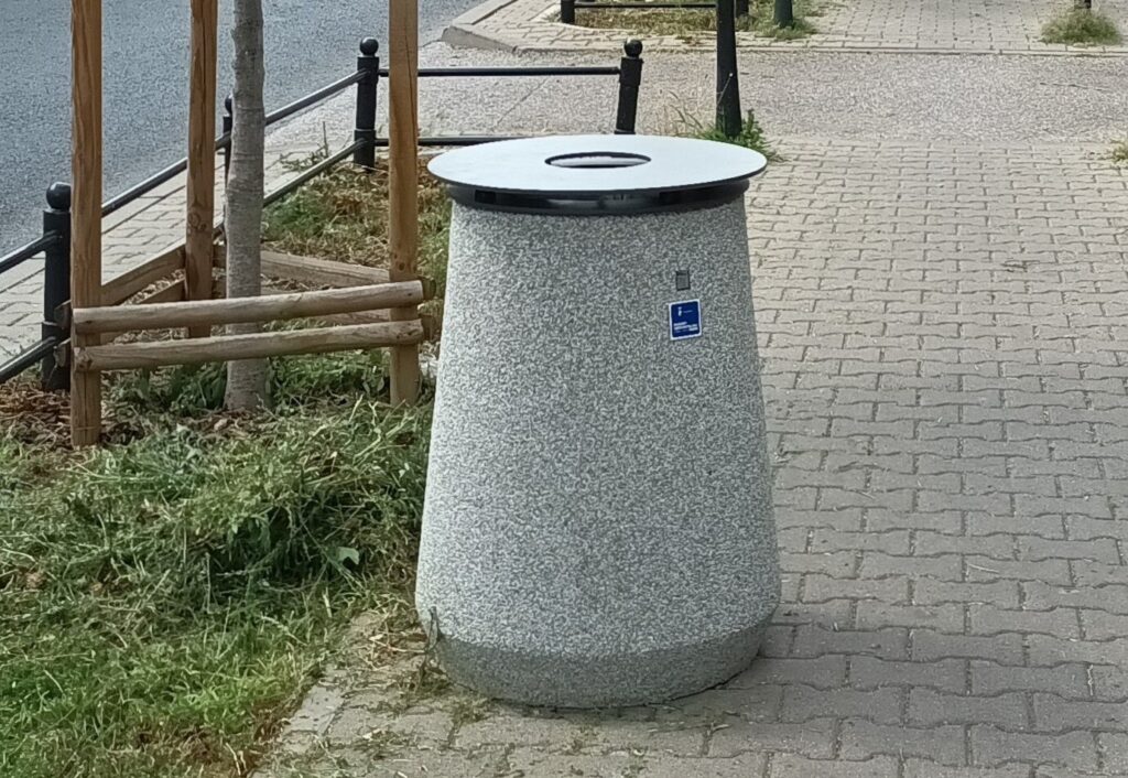 800 nowych koszy na śmieci
