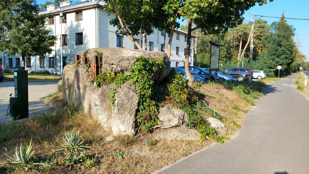 Wędrówki Mieszkańca schron Foto gazeta Mieszkaniec