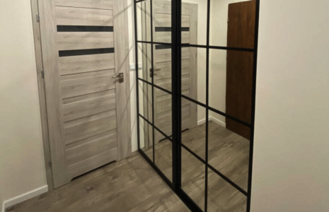 Szafy wnękowe na wymiar – dlaczego warto w nie inwestować? 1