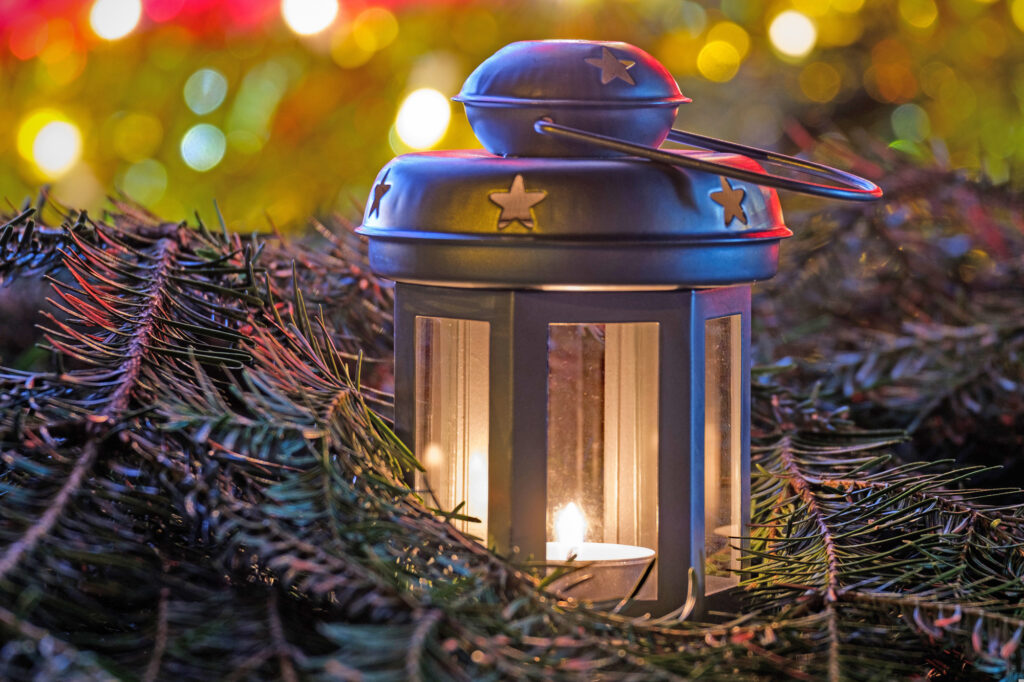 Bezpieczne święta, świąteczna lampka Foto pixabay