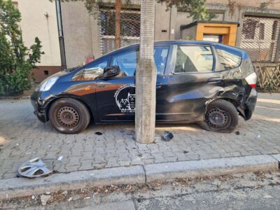 zniszczony "Kotowóz"; Koty z Grochowa