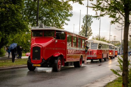 Noc Muzeów – specjalne linie i zabytkowe pojazdy. Linie muzealne obsługiwane przez zabytkowe autobusy Fot. ZTM Warszawa