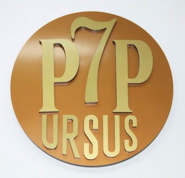 Ursus za posag 7 panien. Pierwsze logo Ursusa Foto wikimedia.org / Hiuppo